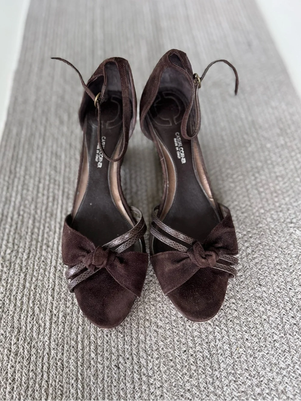 Vintage Casual Corner Chocolate Brown Genuine Suede Ankle Strap Wedge Sandals 8